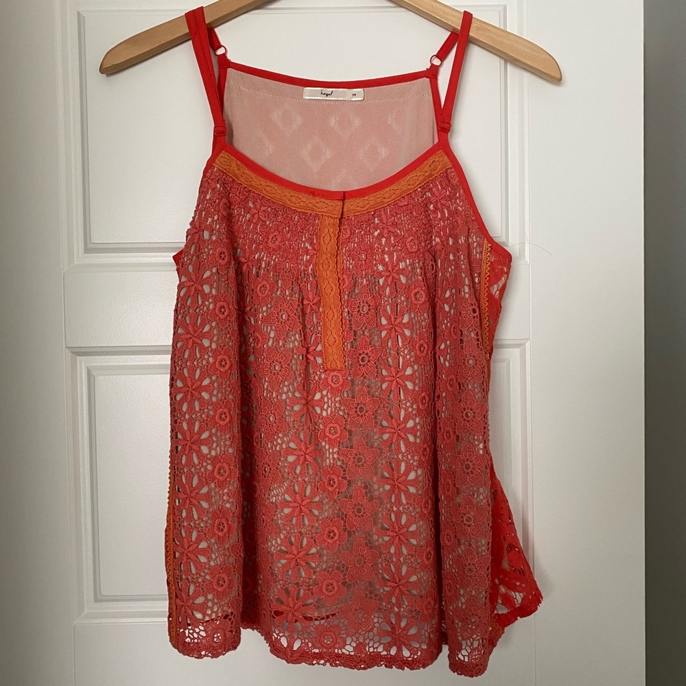 Flowy tank